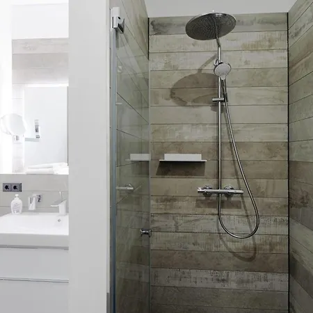 Luett Fiete In Der Alten Seefahrtschule Wustrow *