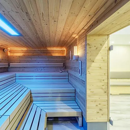 Luett Fiete In Der Alten Seefahrtschule Wustrow